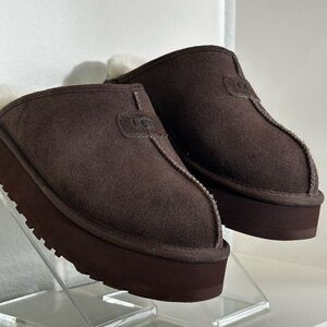UGG Plush Platform Size 8